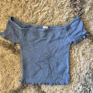 Cute off the shoulder cropped ribbed and ruffled tee! Barely worn.